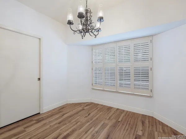 $2,300 | 9231 Linbrooke, San Antonio, TX 78250