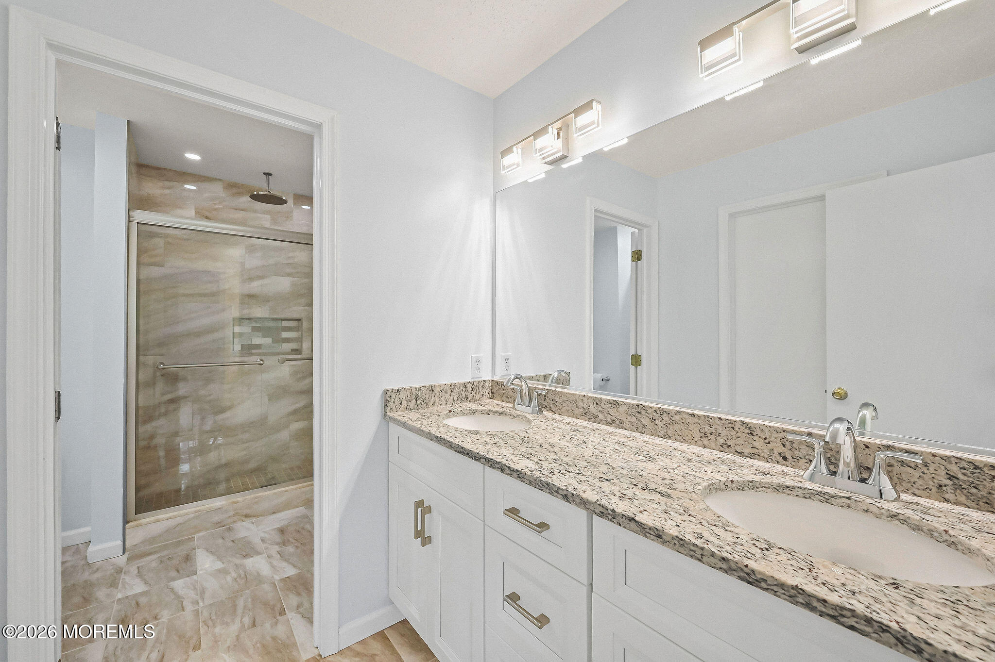 38 Azimuth Court, Unit 128 Holmdel, NJ 07733 - Photo 23 of 32 38_azimuth_ct_023
