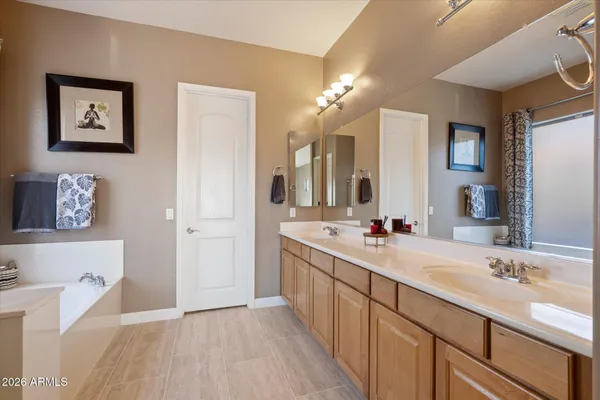 $769,900 | 3118 South Colonial Street, Gilbert, AZ 85295