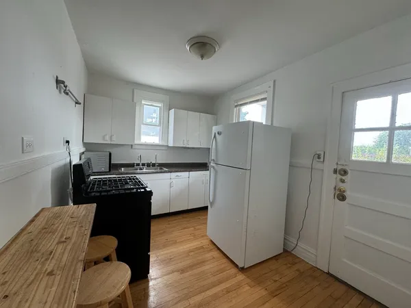 $1,650 | 28-w573 Stafford Place, Unit 5, Warrenville, IL 60555