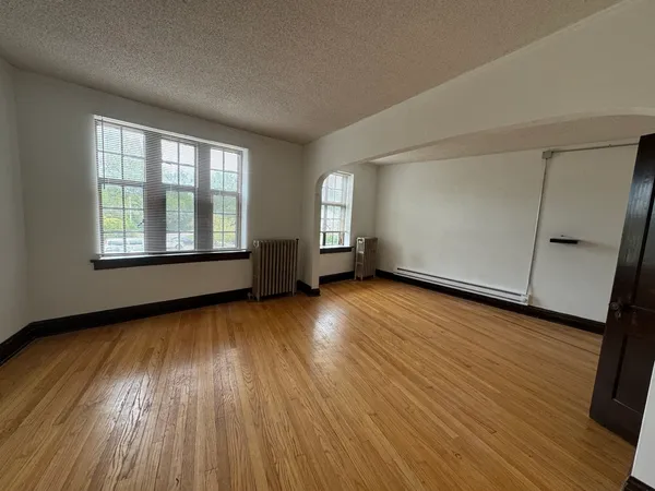 $1,650 | 28-w573 Stafford Place, Unit 5, Warrenville, IL 60555