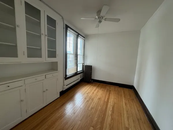 $1,650 | 28-w573 Stafford Place, Unit 5, Warrenville, IL 60555