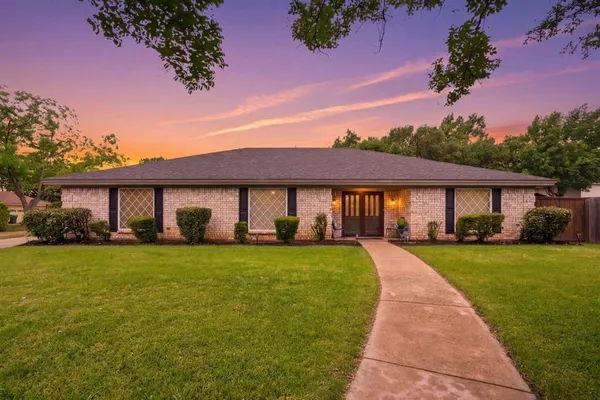 $539,900 | 1705 Louella Court, Hurst, TX 76054