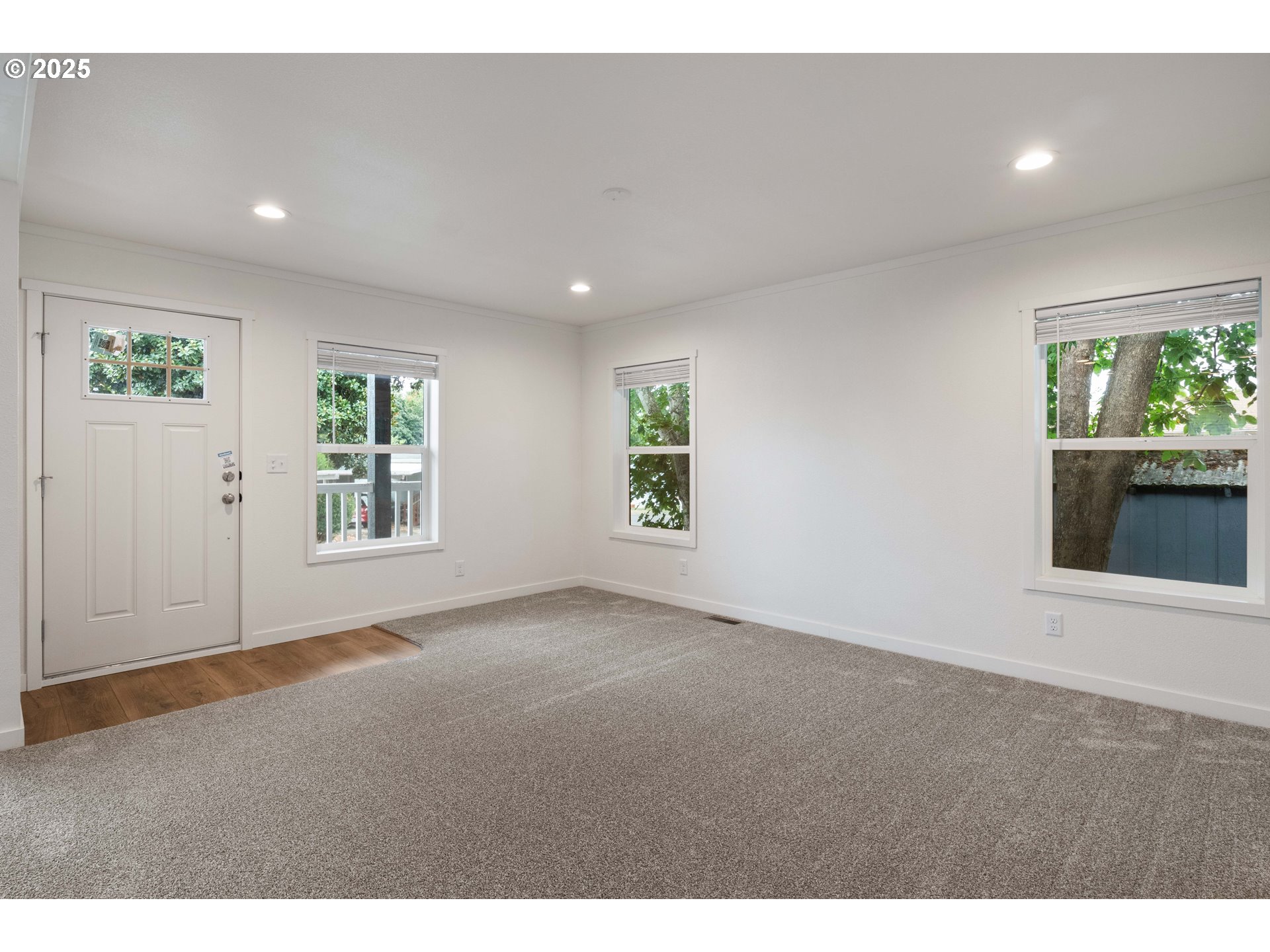 631 East Ellendale Avenue, Unit 206 Dallas, OR 97338 - Photo 9 of 30 a view of an empty room with a window