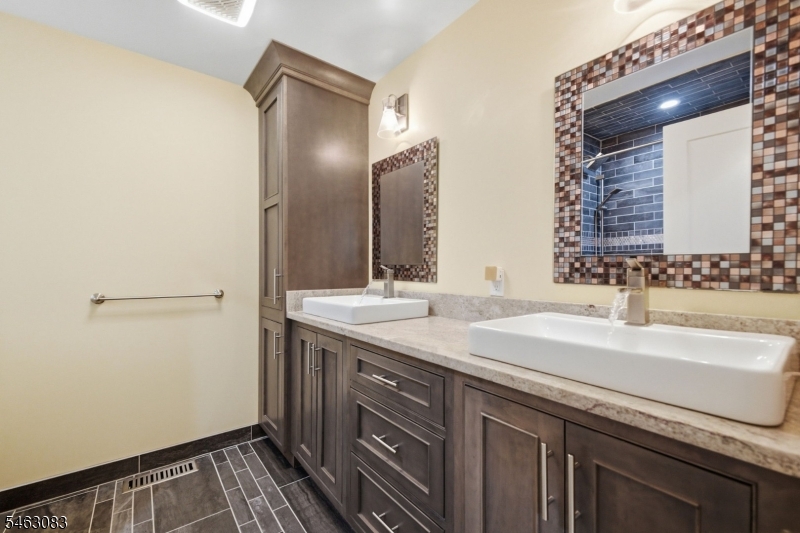 4 Spring Lane Long Valley, NJ 07853 - Photo 33 of 48 Gallery Image 33