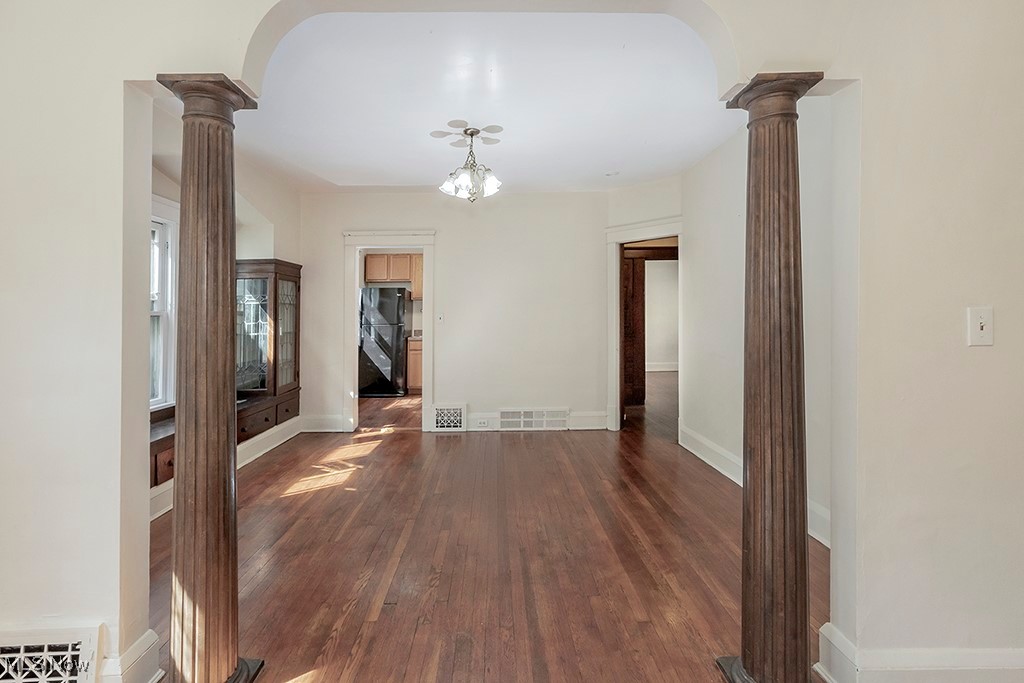 1676 Coventry Road Cleveland, OH 44118 - Photo 12 of 39 Gallery Image 12