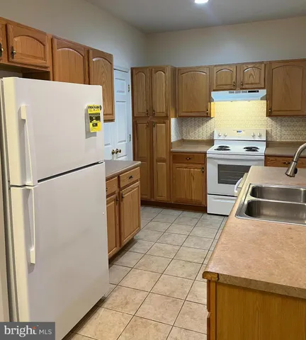 $1,800 | 2037 Powell Drive, Chambersburg, PA 17201