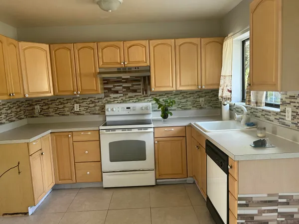 $2,500 | 2289 Southeast Seamist Street, Port St. Lucie, FL 34952
