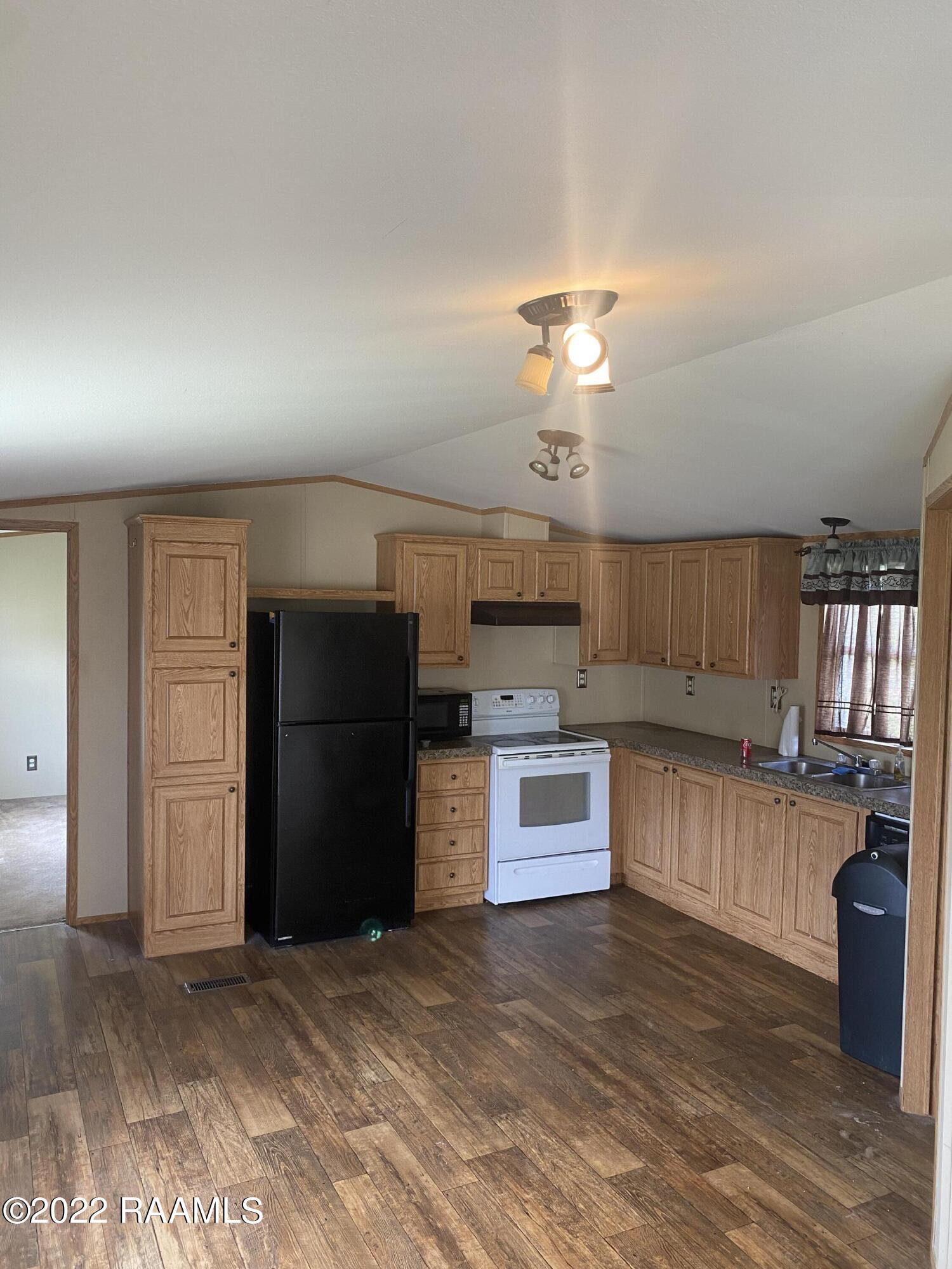 1027 Maurice Huval Road Broussard, LA 70518 - Photo 10 of 15 F936E779-9667-41EA-AA12-44FAF50CF594