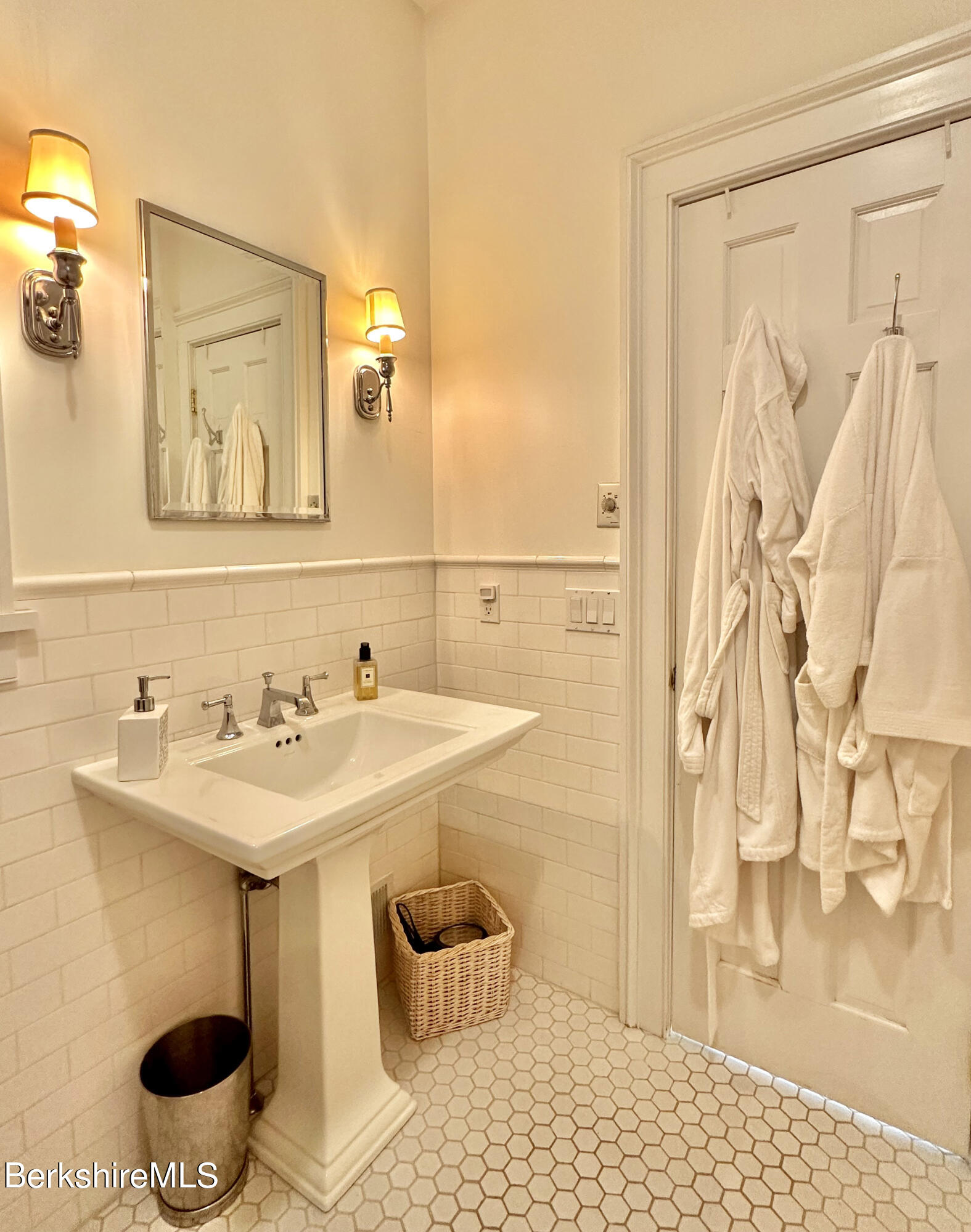 46 White Barn Road Copake, NY 12516 - Photo 10 of 20 primary bath