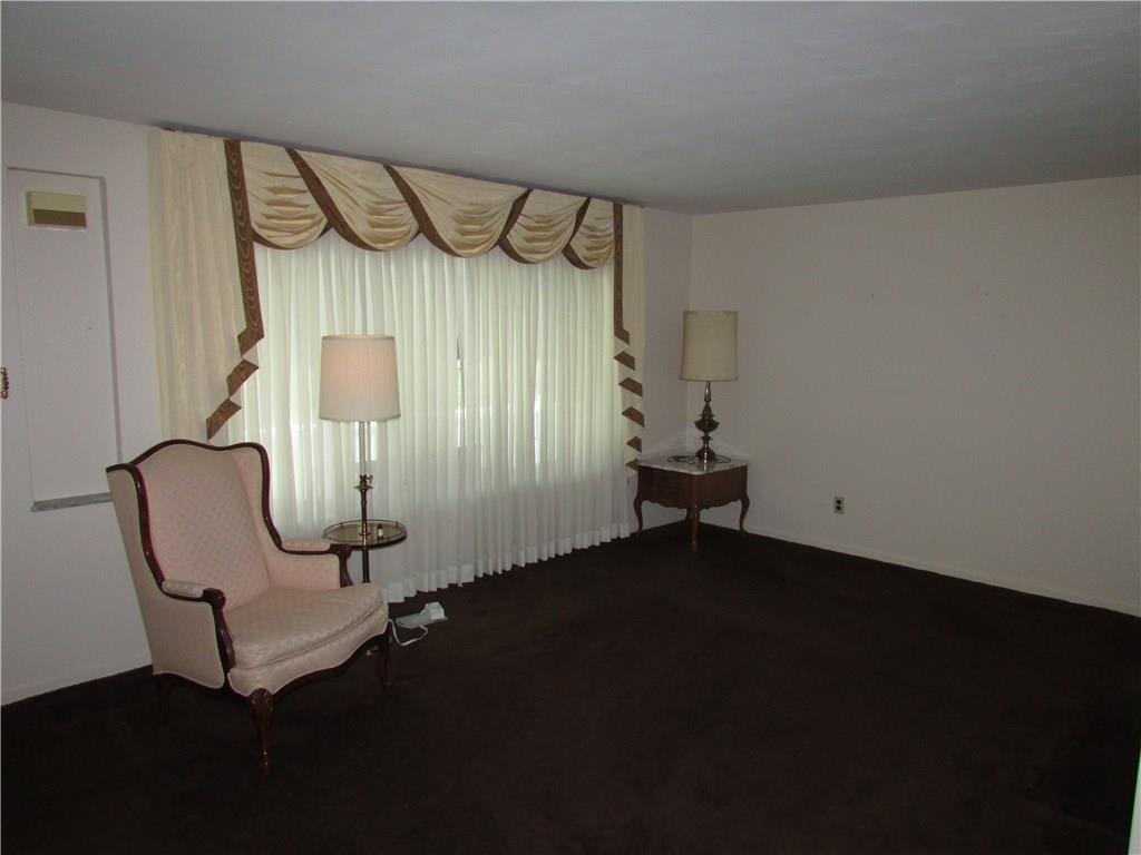 255 Rock Run Road Elizabeth, PA 15037 - Photo 8 of 25 Living Room