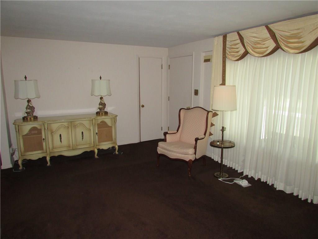 255 Rock Run Road Elizabeth, PA 15037 - Photo 9 of 25 Living Room