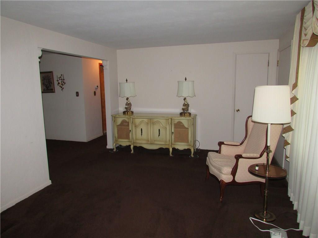 255 Rock Run Road Elizabeth, PA 15037 - Photo 10 of 25 Living Room