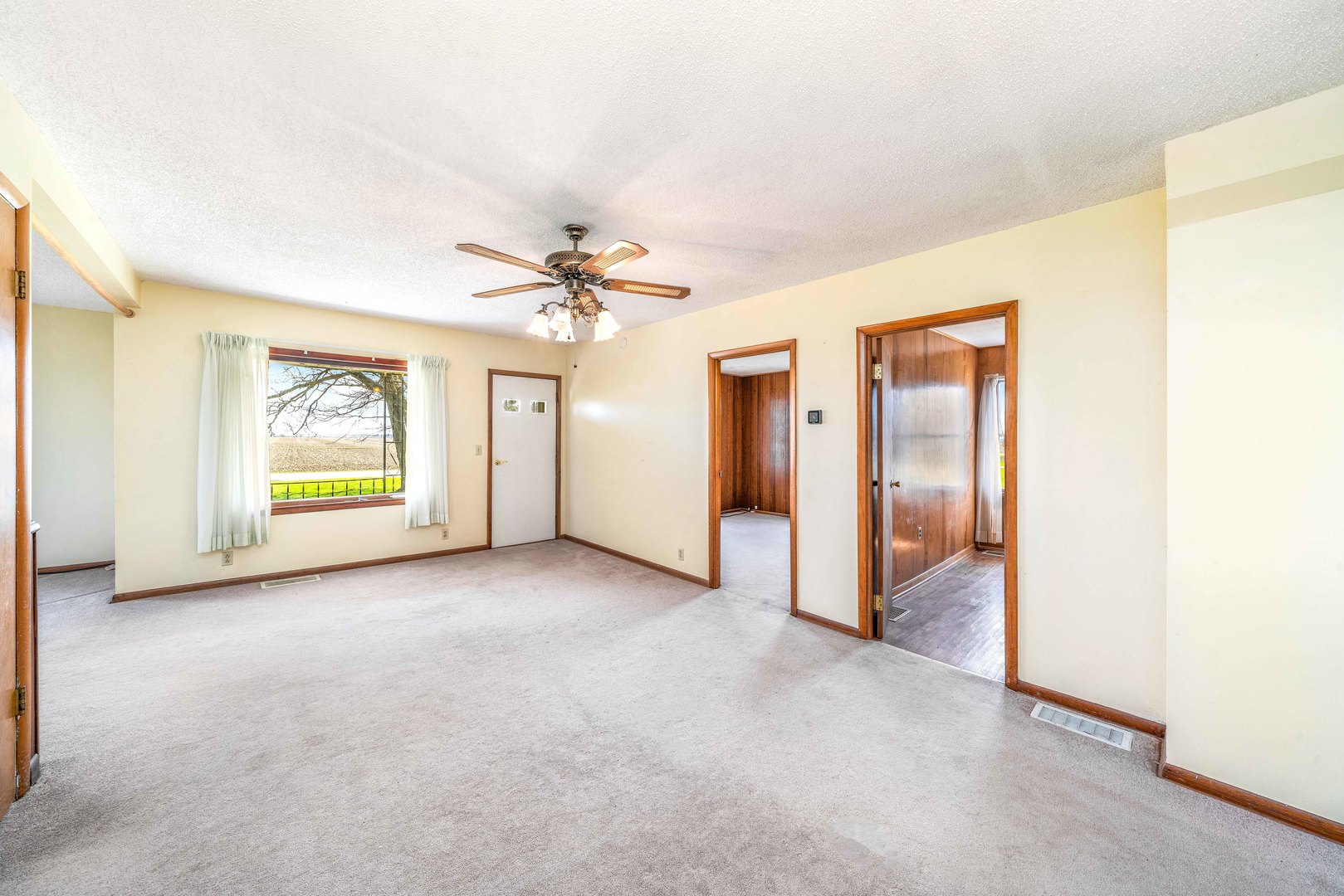 1139 Base Line Road Kirkland, IL 60146 - Photo 18 of 30