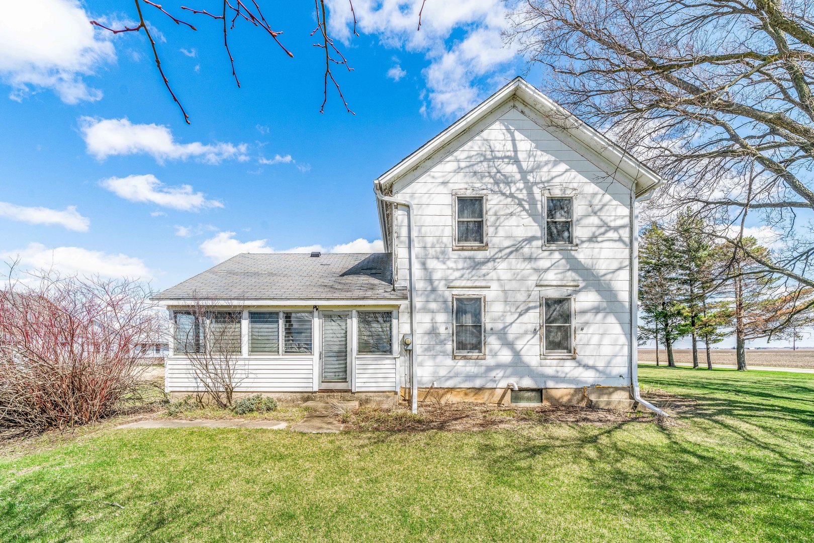 1139 Base Line Road Kirkland, IL 60146 - Photo 2 of 30