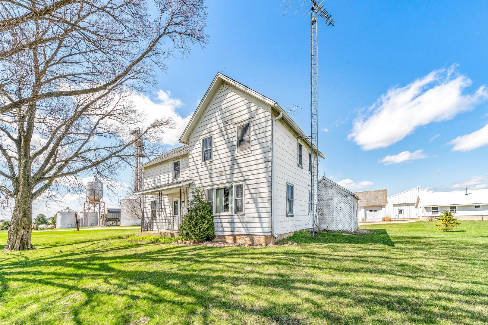 1139 Base Line Road Kirkland, IL 60146 - Photo 3 of 30