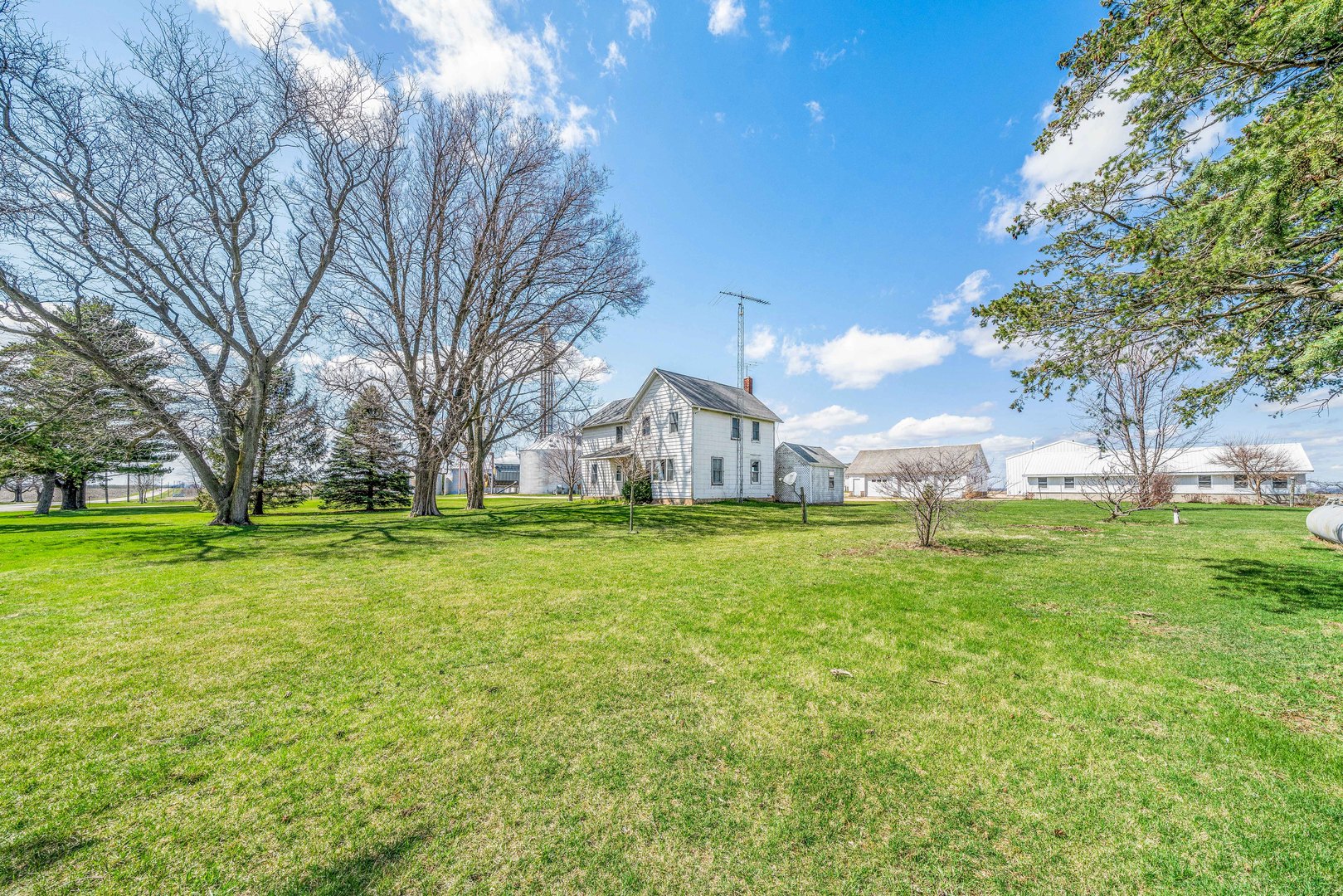 1139 Base Line Road Kirkland, IL 60146 - Photo 4 of 30
