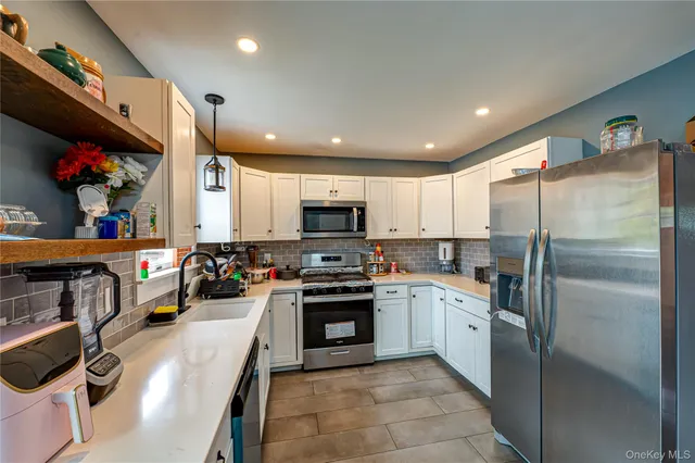 $725,000 | 30 Fairway Avenue, Riverhead, NY 11901