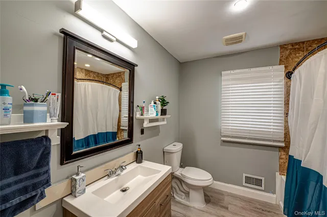 $725,000 | 30 Fairway Avenue, Riverhead, NY 11901