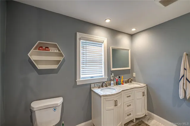 $725,000 | 30 Fairway Avenue, Riverhead, NY 11901