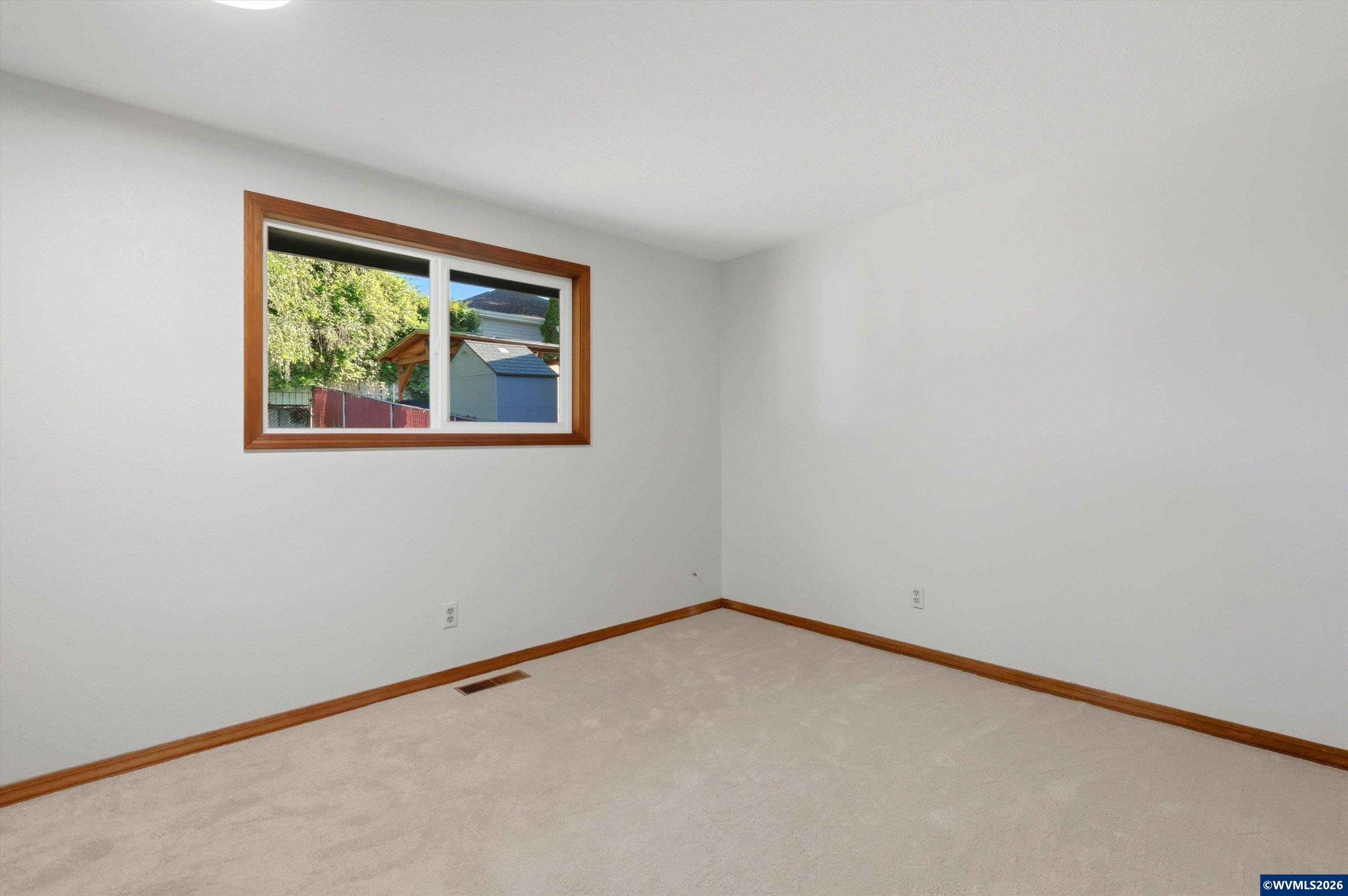 1249 Southwest Maple Street Dallas, OR 97338 - Photo 16 of 36