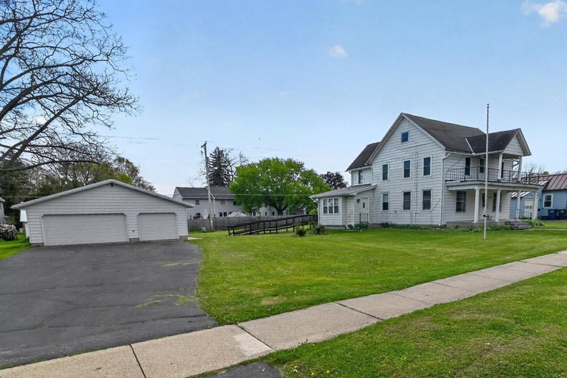 334 Union Street Rio, WI 53960 - Photo 3 of 58