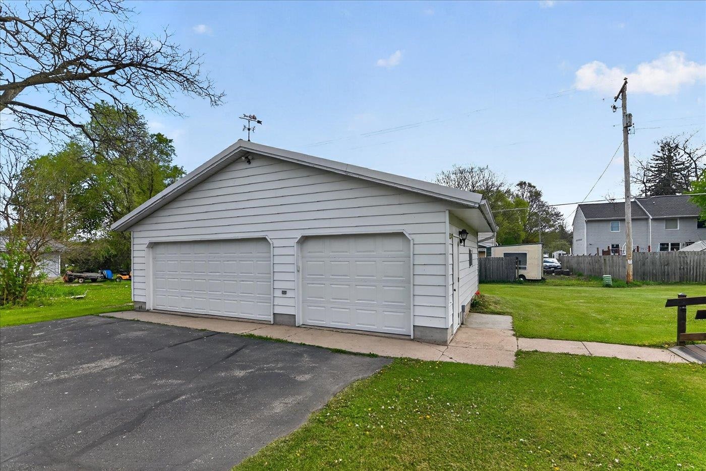 334 Union Street Rio, WI 53960 - Photo 4 of 58