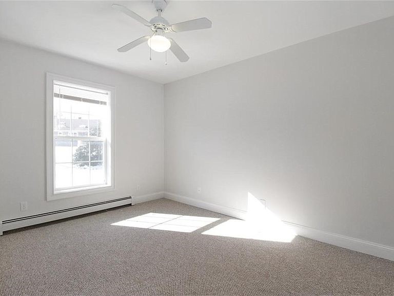 17 Bartlett Road Middletown, RI 02842 - Photo 20 of 35