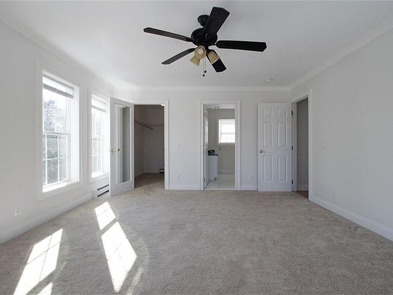 17 Bartlett Road Middletown, RI 02842 - Photo 24 of 35