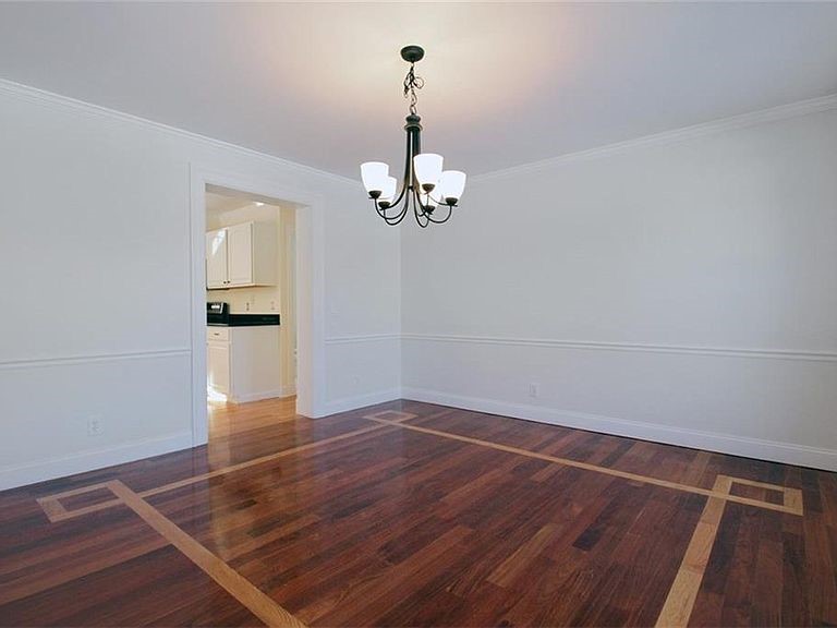 17 Bartlett Road Middletown, RI 02842 - Photo 8 of 35