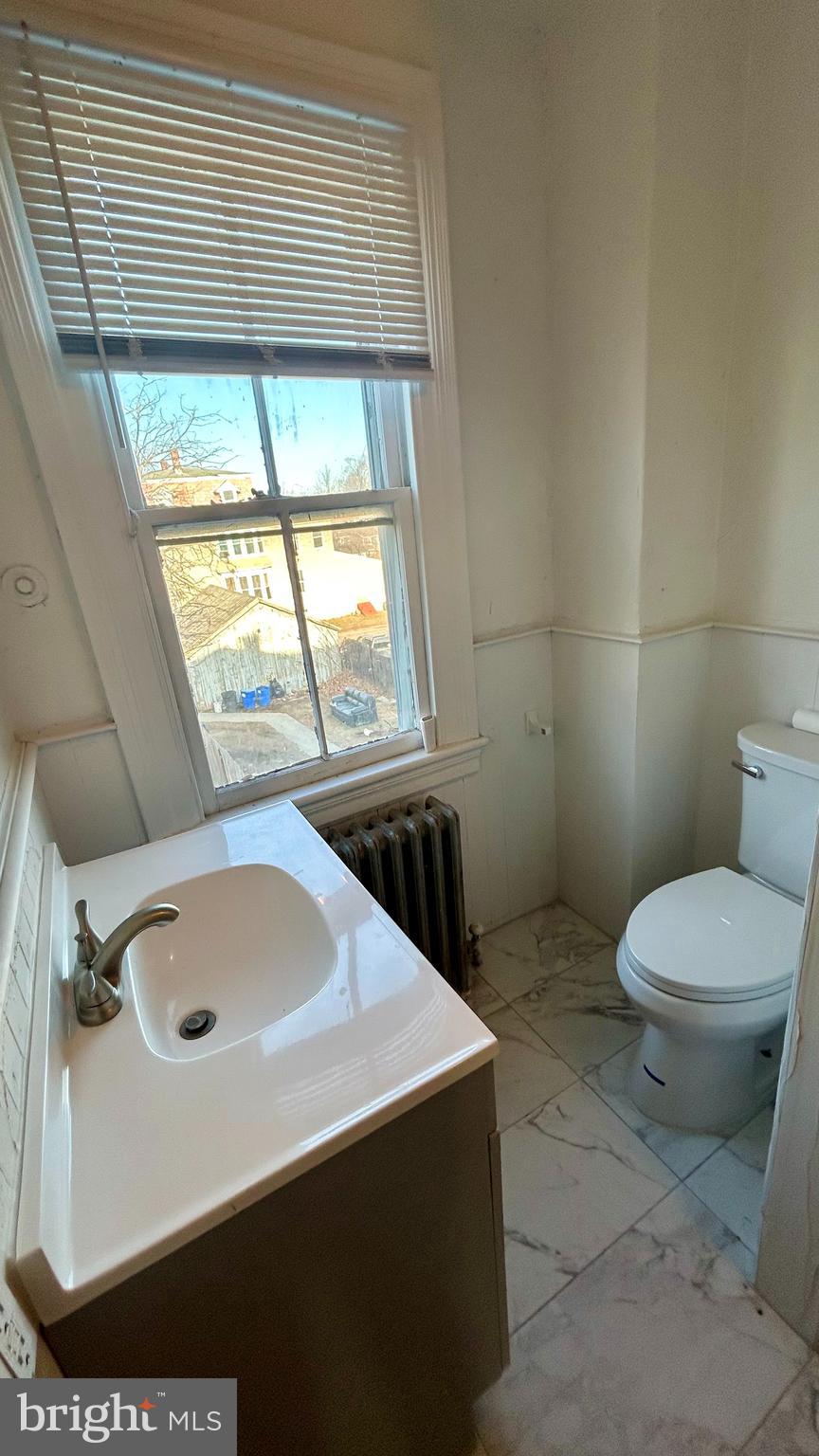 270 Grant Street Salem, NJ 08079 - Photo 19 of 21 Bathroom