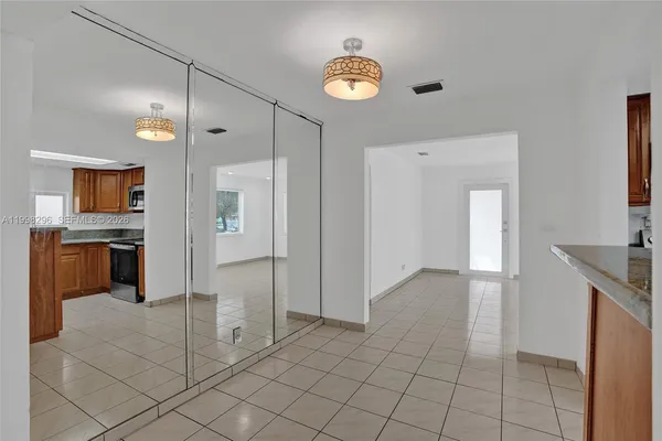 $2,650 | 877 West 33rd Street, Hialeah, FL 33012