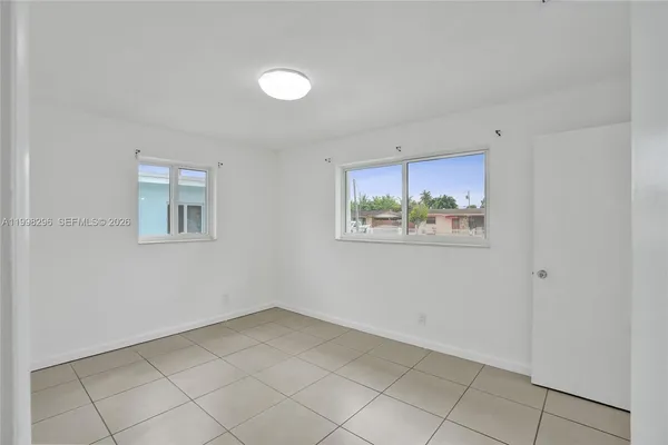 $2,650 | 877 West 33rd Street, Hialeah, FL 33012