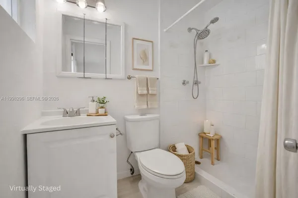 $2,650 | 877 West 33rd Street, Hialeah, FL 33012