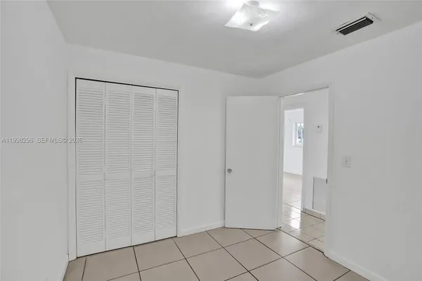 $2,650 | 877 West 33rd Street, Hialeah, FL 33012