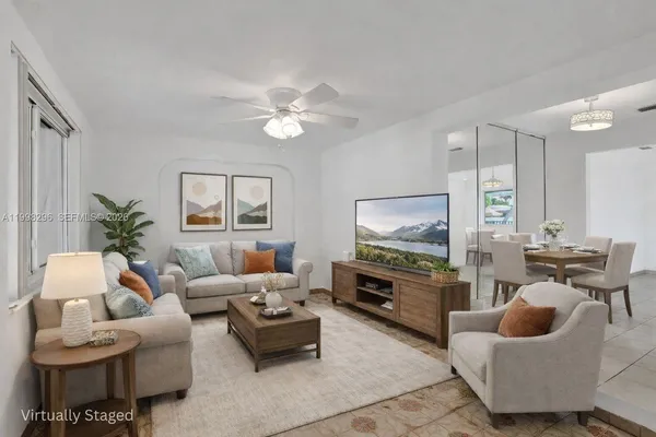 $2,650 | 877 West 33rd Street, Hialeah, FL 33012