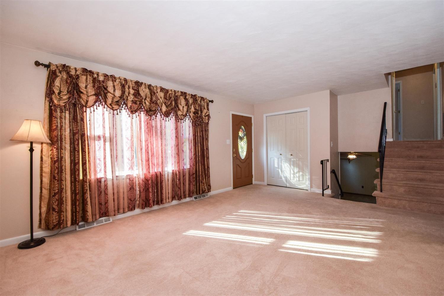 760 Estates Road Southeast Roanoke, VA 24014 - Photo 7 of 30 04-Photo-4