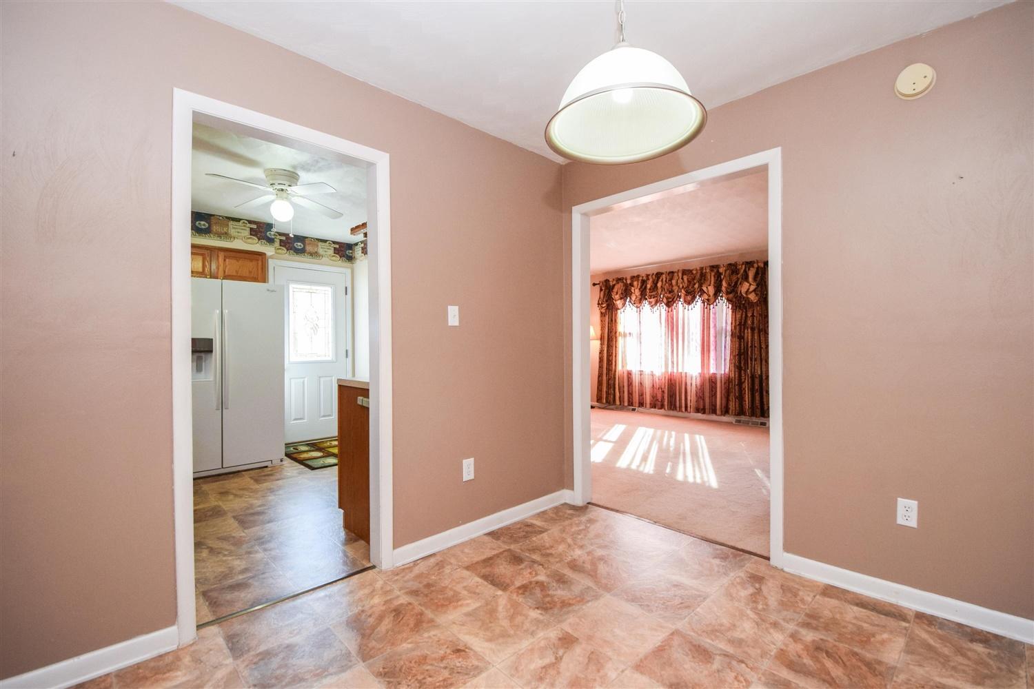 760 Estates Road Southeast Roanoke, VA 24014 - Photo 10 of 30 07-Photo-7