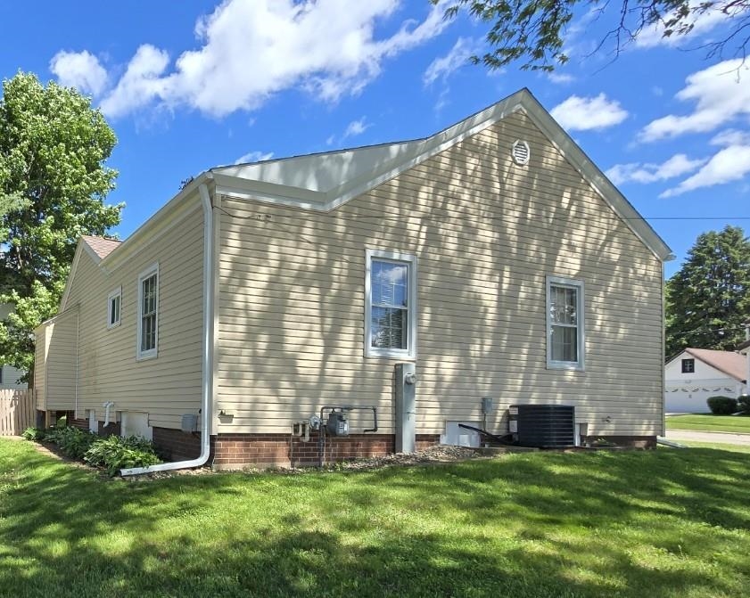 2201 6th Street Monroe, WI 53566 - Photo 17 of 22