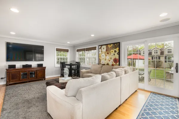 $899,000 | 831 South Prospect Avenue, Park Ridge, IL 60068