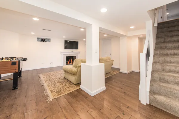 $899,000 | 831 South Prospect Avenue, Park Ridge, IL 60068