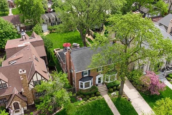 $899,000 | 831 South Prospect Avenue, Park Ridge, IL 60068