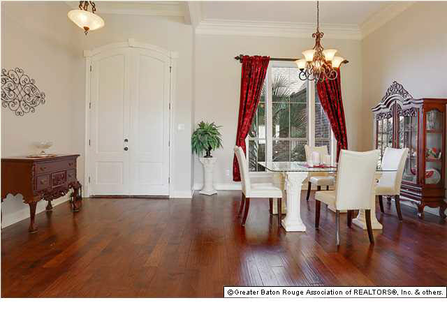 8906 Foxgate Drive Baton Rouge, LA 70809 - Photo 3 of 19 Gallery Image 3