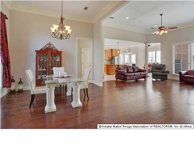 8906 Foxgate Drive Baton Rouge, LA 70809 - Photo 8 of 19 Gallery Image 8
