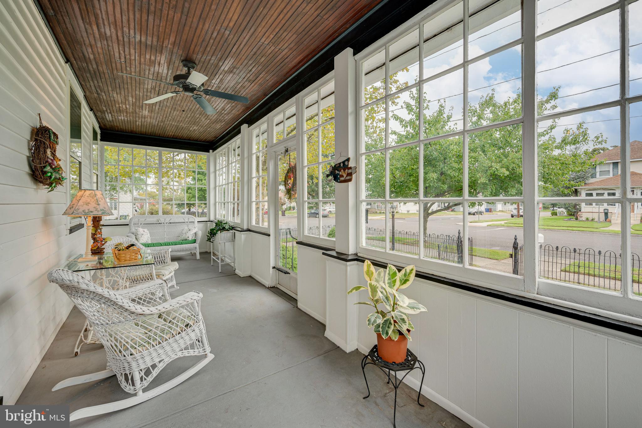 300 Lippincott Avenue Riverside, NJ 08075 - Photo 3 of 27 Front Porch