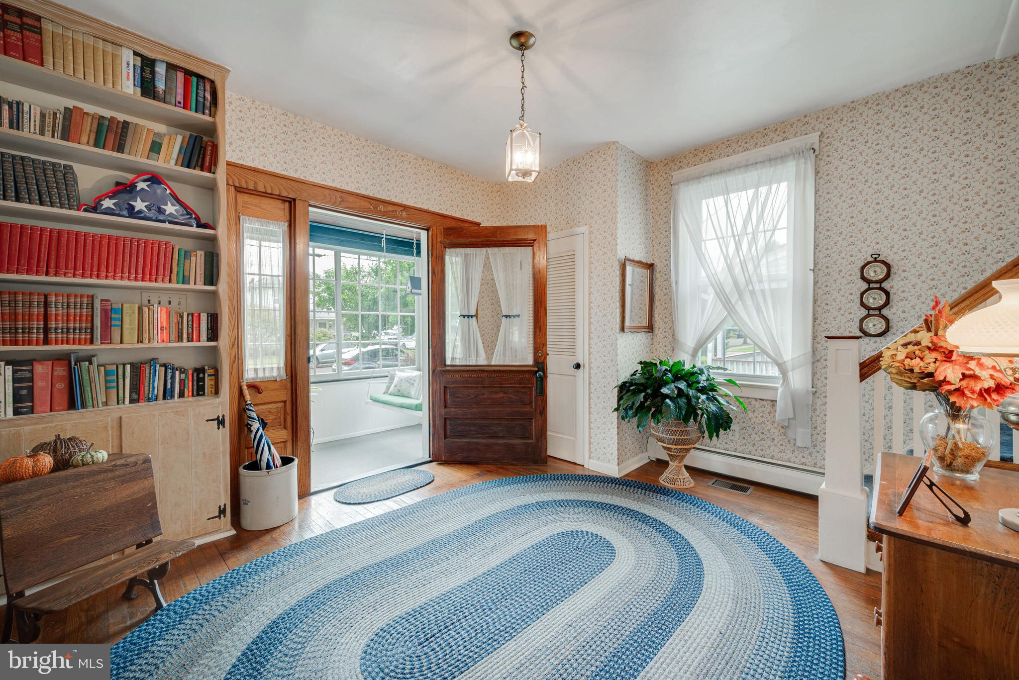 300 Lippincott Avenue Riverside, NJ 08075 - Photo 8 of 27 Foyer