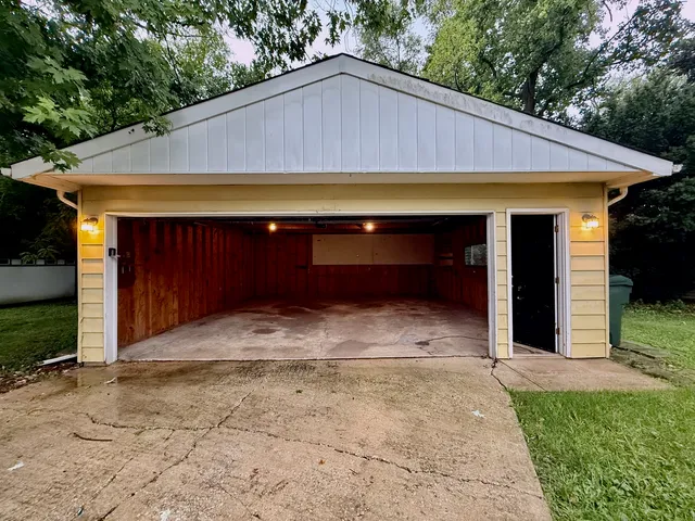 $296,000 | 1121 Olive Road, Homewood, IL 60430