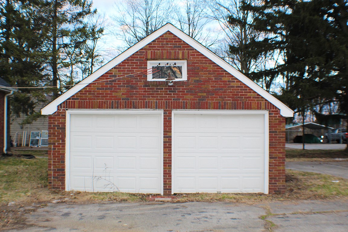 3425 Covington Road Fort Wayne, IN 46802 - Photo 4 of 32 Gallery Image 4