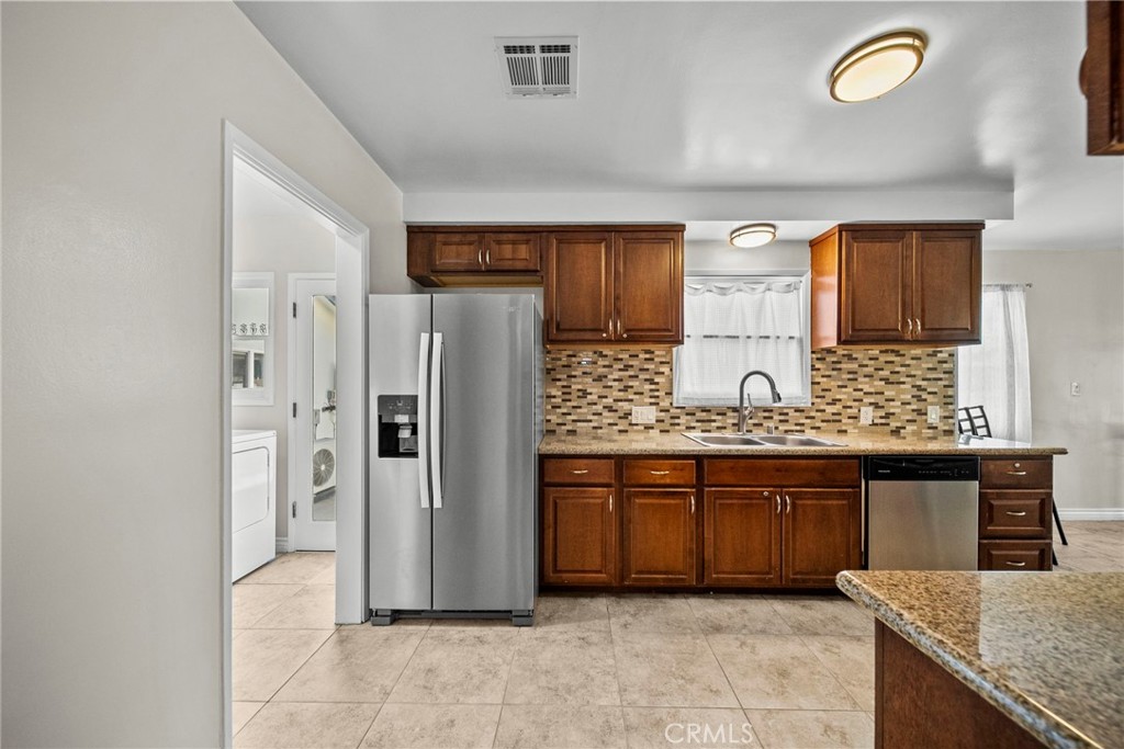 8627 Bothwell Road Northridge, CA 91324 - Photo 11 of 39
