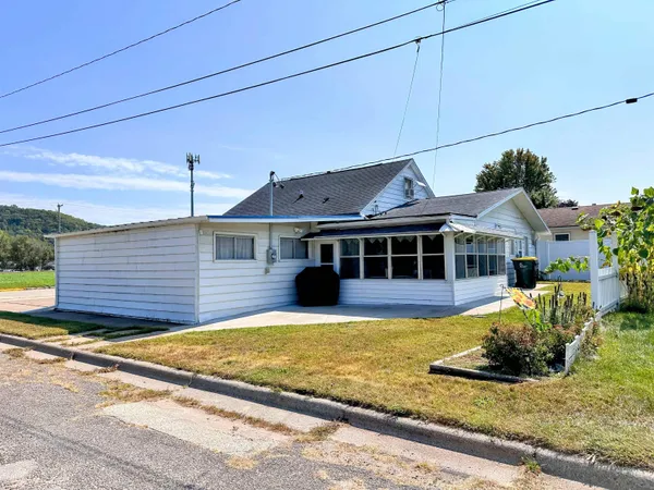 $219,000 | 731 North Michigan Street, Prairie du Chien, WI 53821